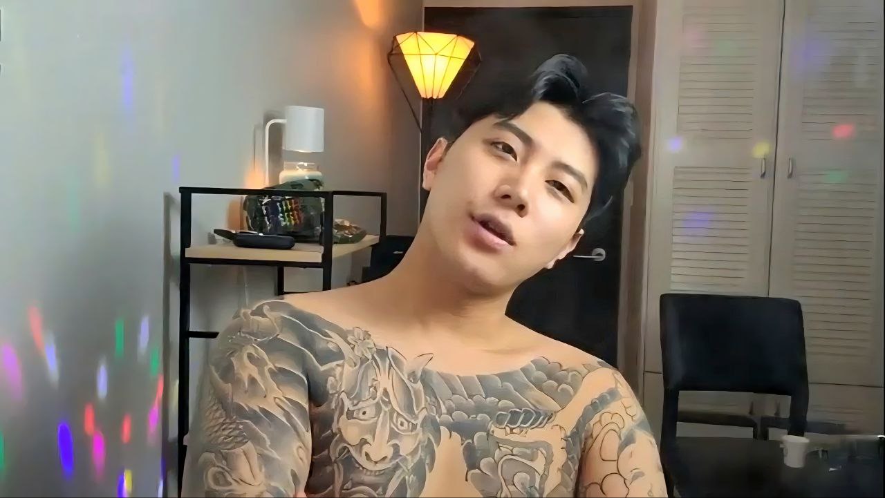 Handsome Korean boy with GF - Norituhnet